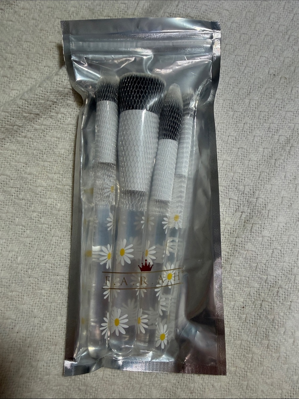 Farah Daisy Clear Handle Makeup Brush Set - White & Black Bristles